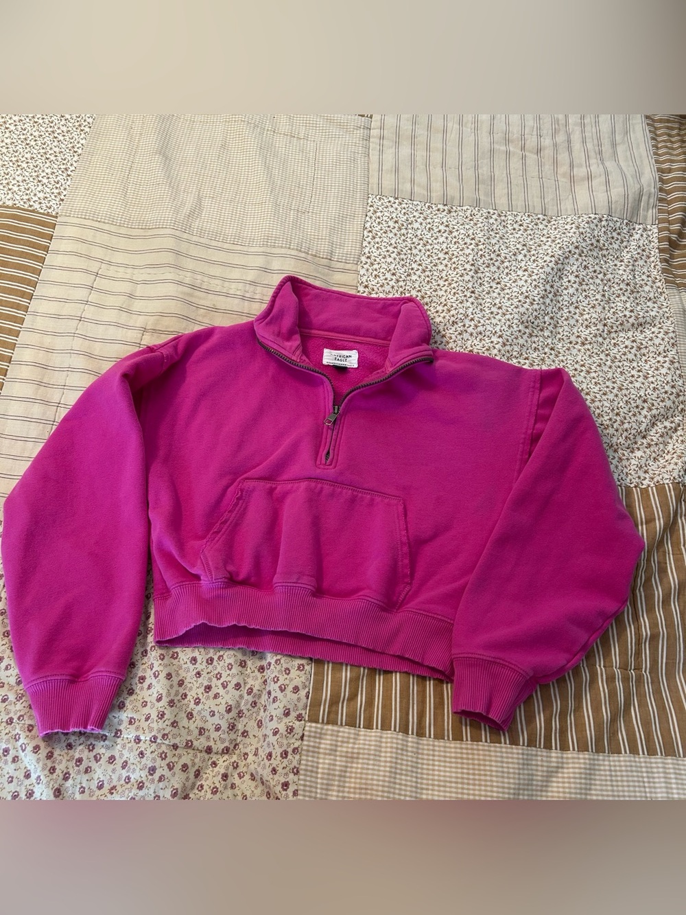 Women’s pink cropped American eagle zip sweatshirt size small